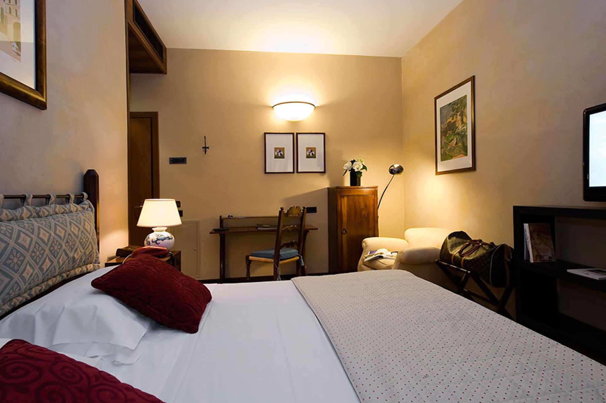 Park Hotel Ai Cappuccini Gubbio Exterior foto