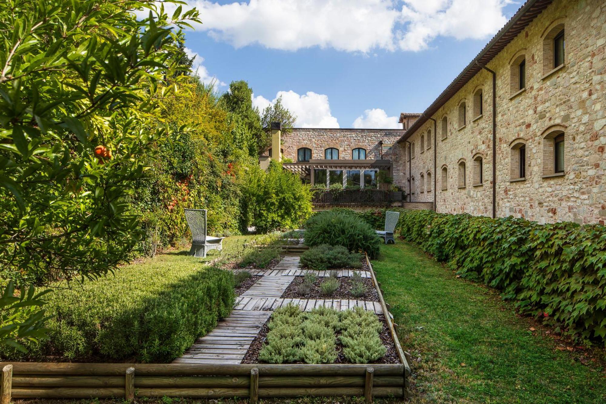 Park Hotel Ai Cappuccini Gubbio Exterior foto